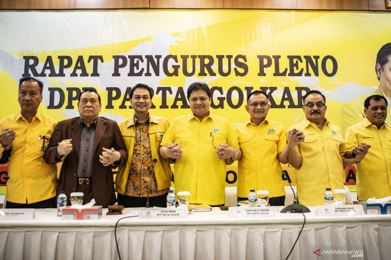 Pejabat Tinggi Pemerintah Disebut Ikut Bermain dalam Munas Golkar