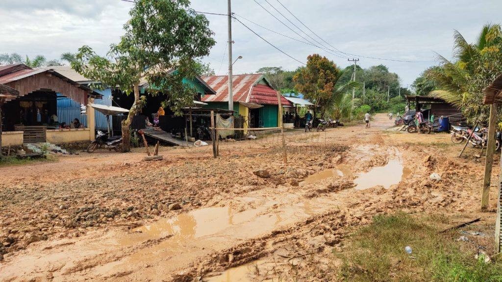 Dewan Desak Perbaikan Jalan Desa