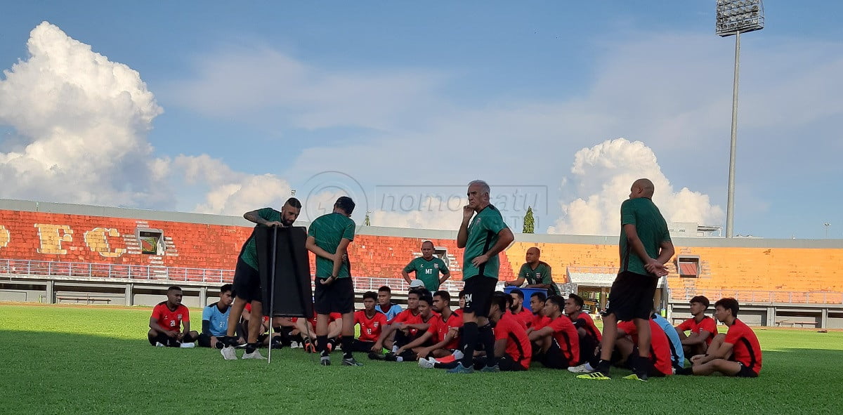 Latihan Terakhir Borneo FC Berjalan Penuh Tawa, Ada Apa?