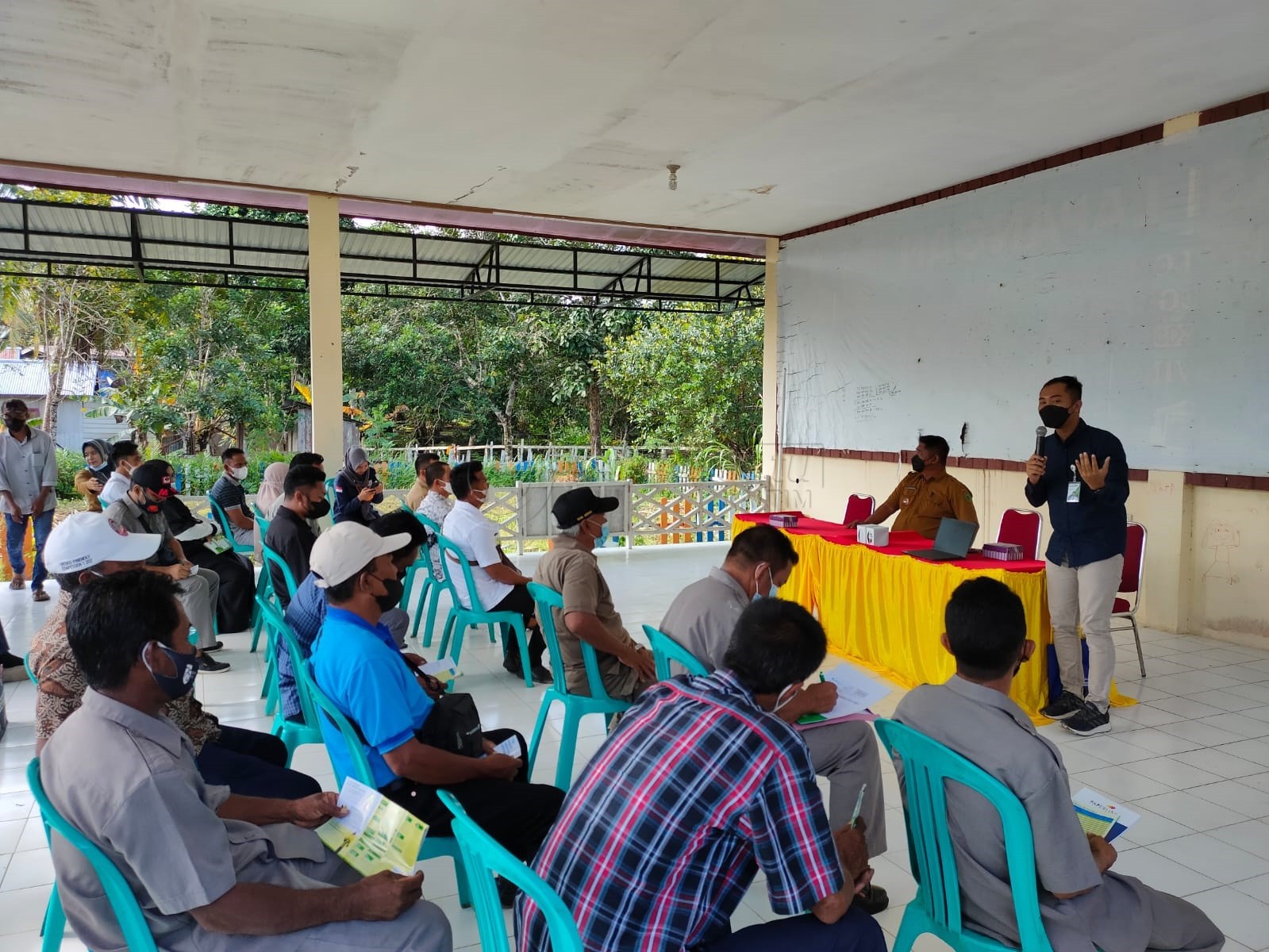 BPJAMSOSTEK Berau Sambangi Kampung Batu Putih, Lakukan Sosialisasi Program dan Manfaat Jaminan Sosial Ketenaga