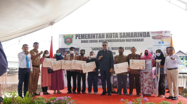 Kendalikan Inflasi, Bankaltimtara-Pemkot Samarinda Salurkan Bansos dan Resmikan E-Warong KUBE