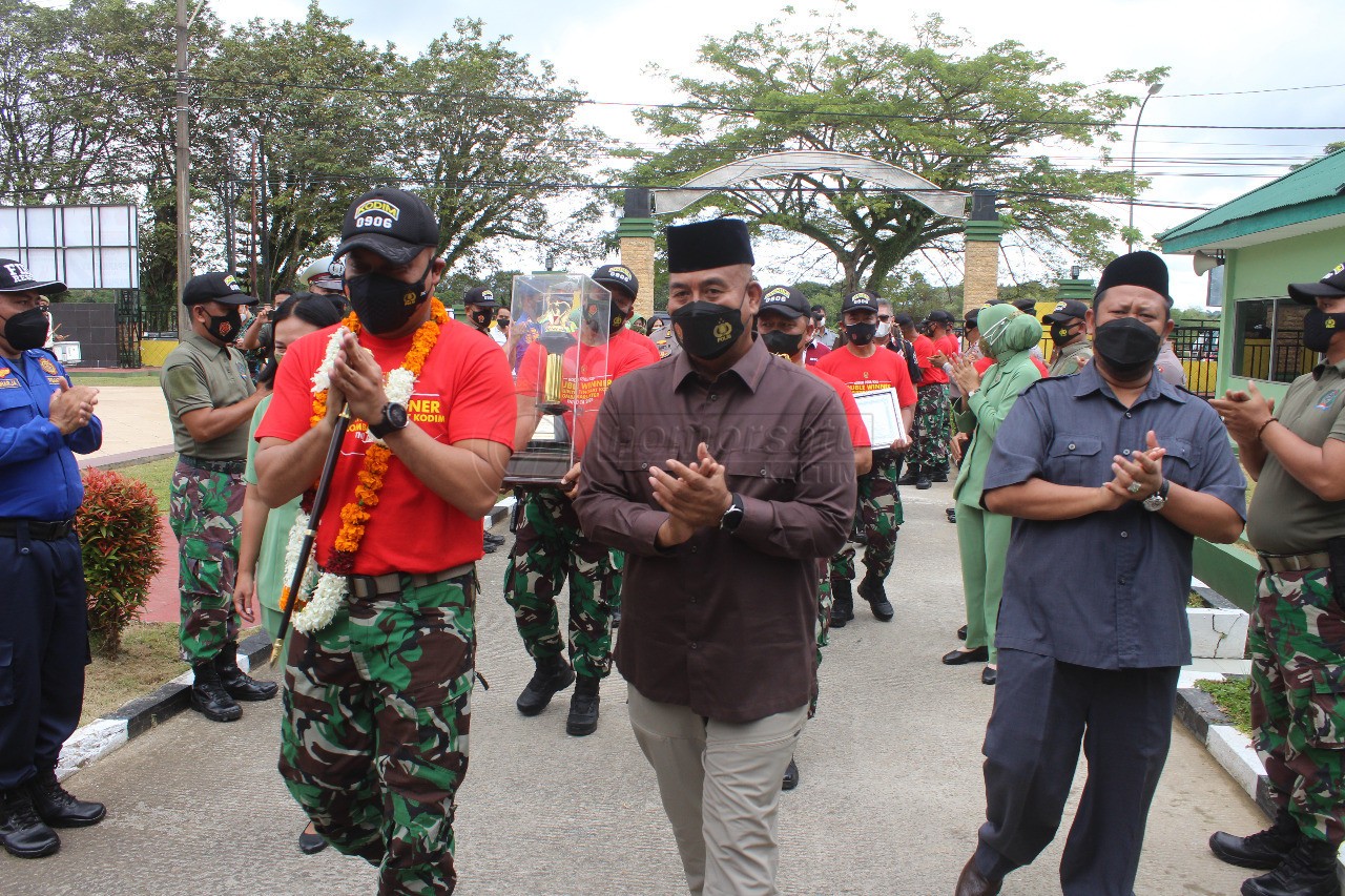 Sabet Dua Tropi, Charles Alling Jadi Dandim Terbaik se-Indonesia