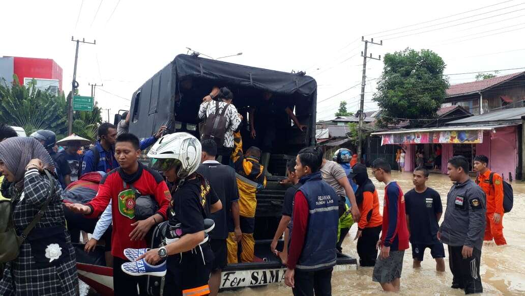 Penumpang Pesawat Diminta Lewat Alaya