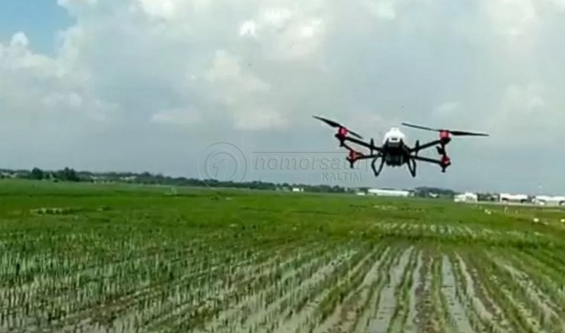 Pertanian Kukar Gunakan Drone Penyemprot Hama