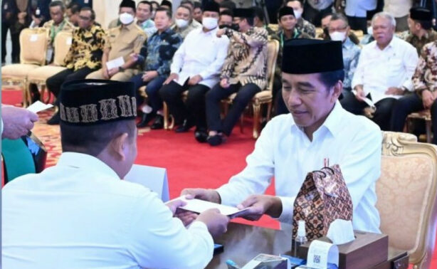 Presiden Imbau Umat Islam Tanah Air Serahkan Zakat ke Baznas