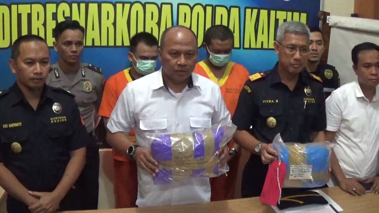 Dua Pengedar Diamankan Polda Kaltim, Ditemukan 1 Kg Ganja