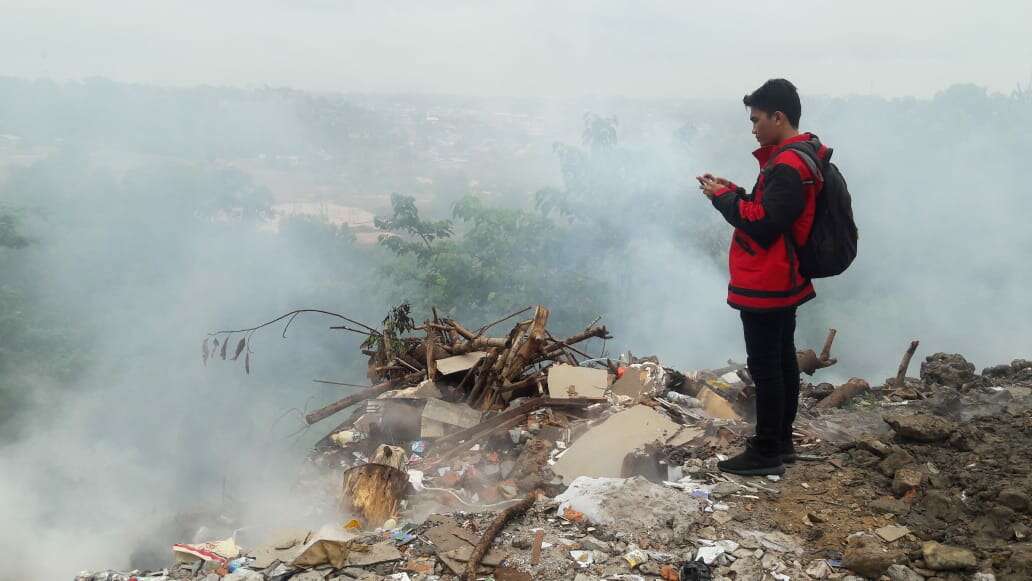 Kawasan Bukit Cinta hingga Jumat Siang Masih Berasap