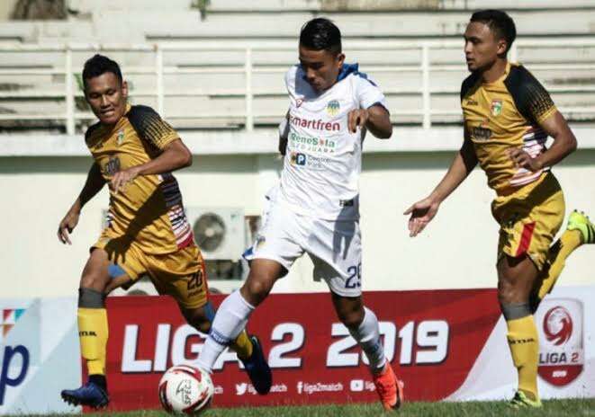 Naga Mekes Pecundangi PSIM Yogyakarta di Mandala Krida