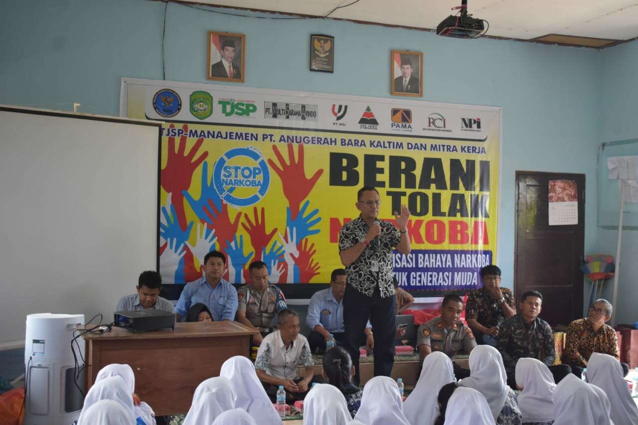 Perangi Narkoba, ABK-Mitra Kerja Edukasi Ratusan Pelajar SMPN 3