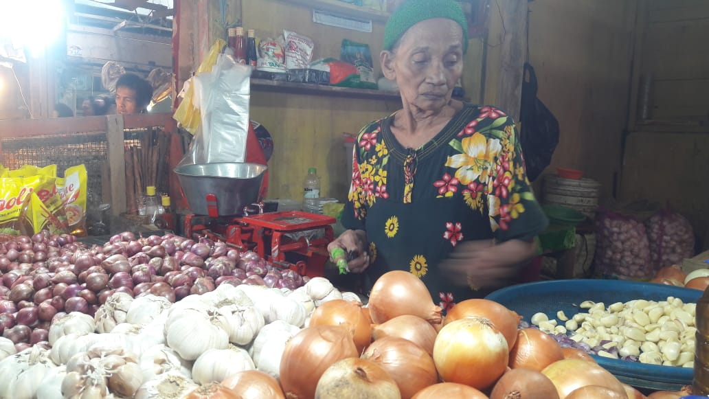 Harga Bawang Naik Rp 5 Ribu, Ayam Potong Naik Rp 10 Ribu