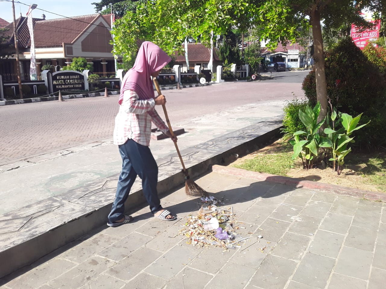 Tak Berubah, Tahun Baru Penuh Sampah