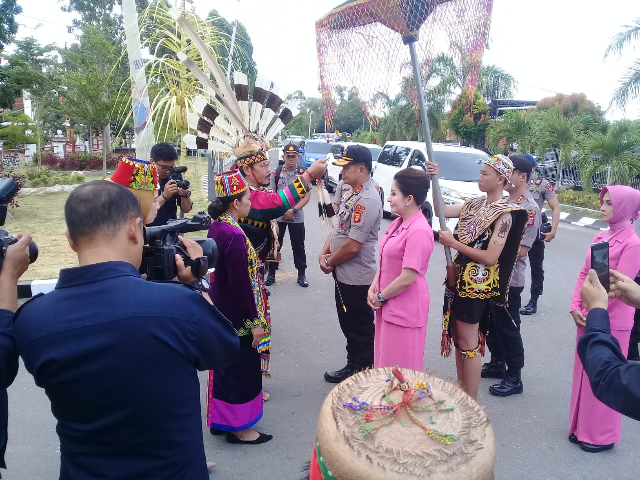 Kapolda Kaltim Dianugerahi Nama Dayak