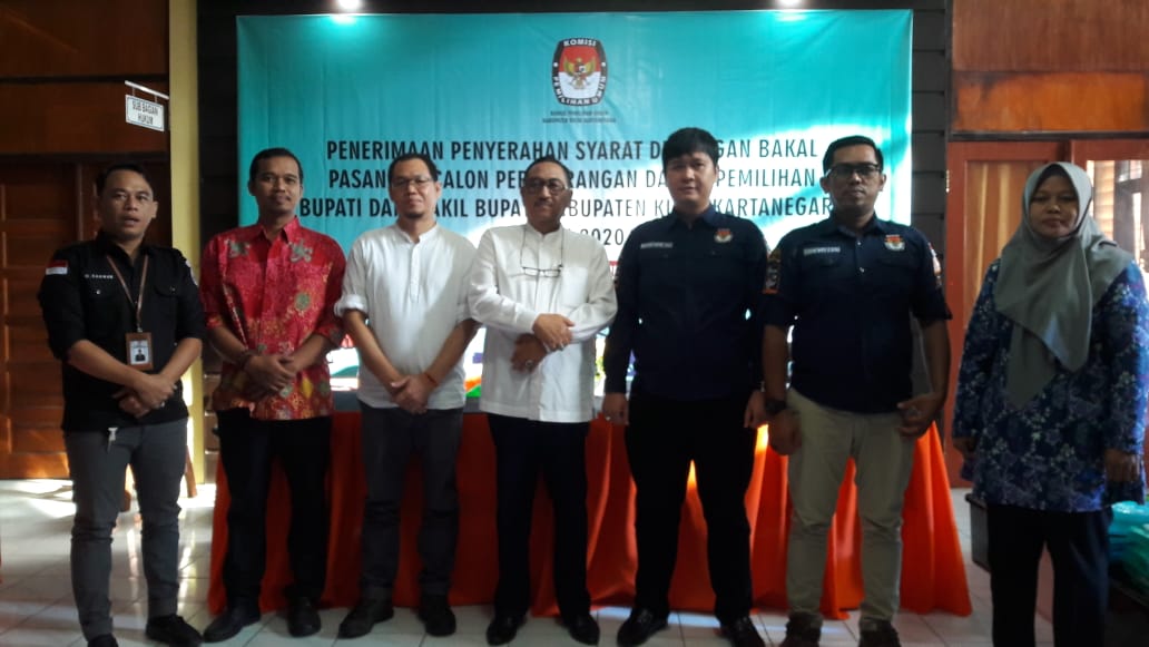 Dua Pasangan Independen Resmi Serahkan Syarat Pencalonan