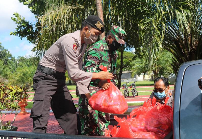 Luar Biasa, TNI-Polri di PPU Siap Jadi Kurir Belanja Warga