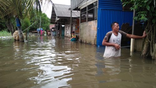 Banjir Perlahan Surut, Tapi Warga Terlanjur Terkena Penyakit