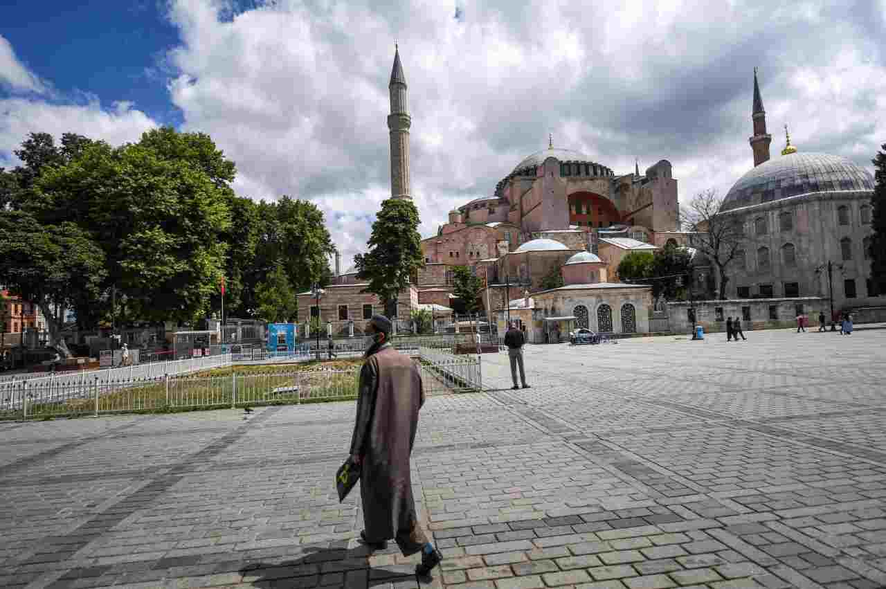 Salat Jumat Perdana setelah 86 Tahun di Hagia Sophia