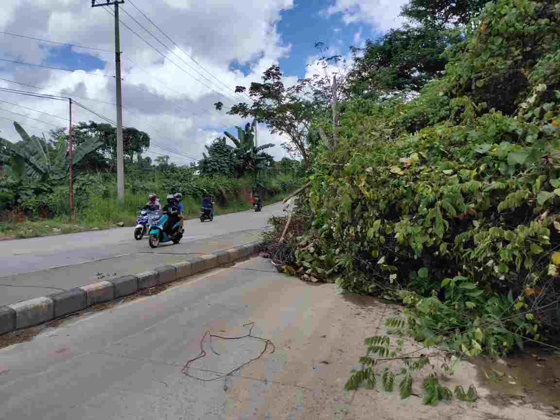 Tertutup Longsor Tiga Hari, Jalan Pattimura Samarinda Lumpuh