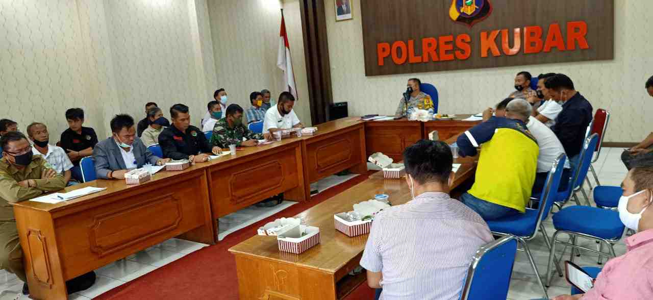 Polres Kubar Mediasi Masyarakat Dasaq Dengan PT Boss dan PT PB, Begini Hasilnya