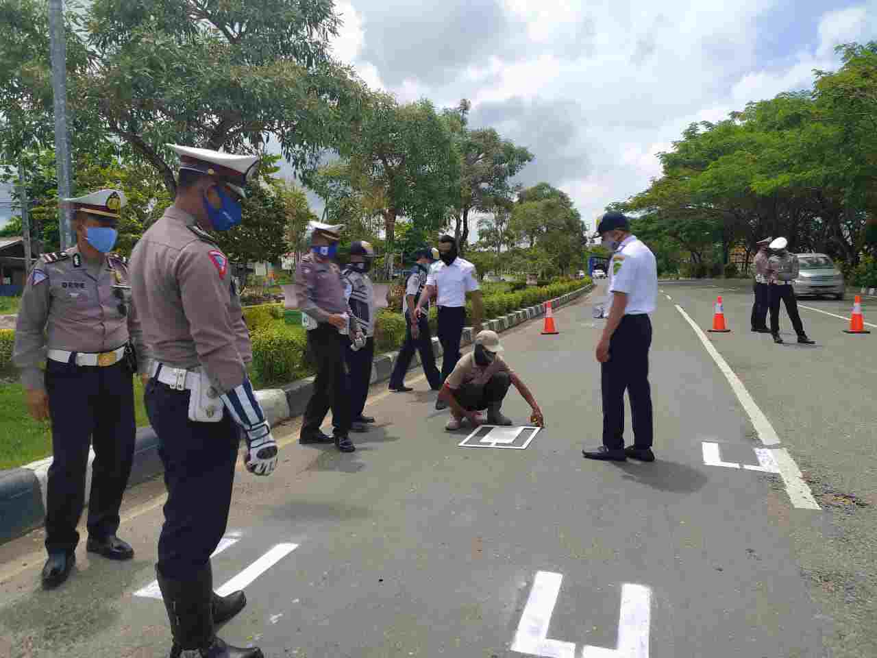 Manjur, Tanda Physical Distancing di Lampu Merah PPU