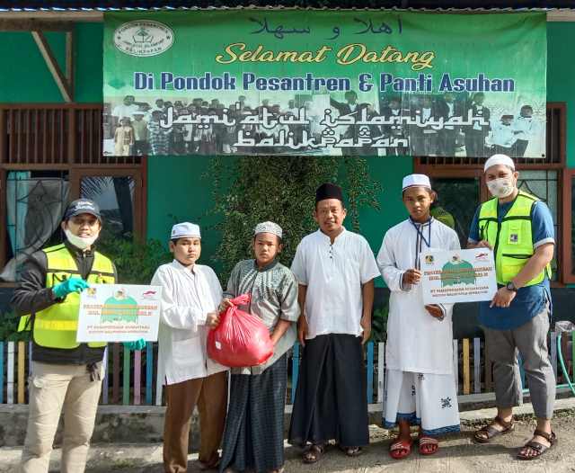 Syiar Tingkatkan Iman dan Takwa, PT PAMA Balikpapan Bagikan Daging Kurban