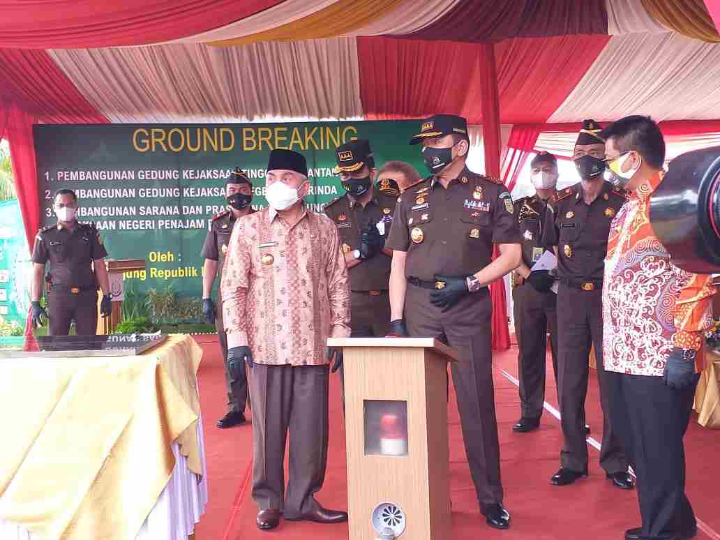 Isran Janji Selesaikan Pembangunan Kantor Kejati