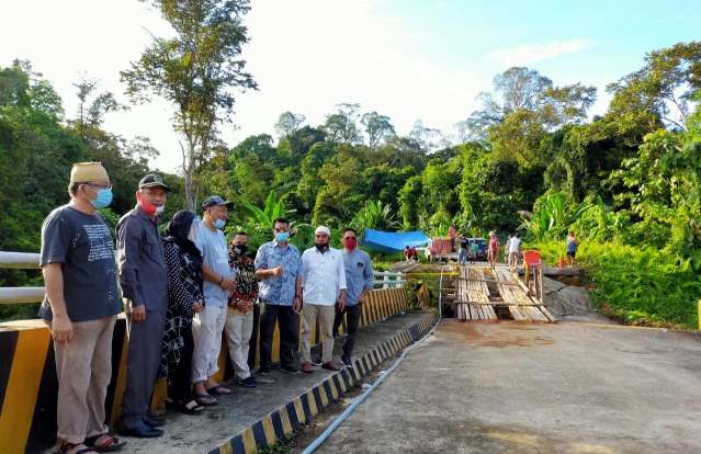 Tinjau Jembatan Long Penjalin, DPRD Kukar Soroti Struktur Jembatan