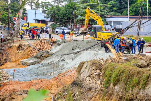 Jalan Amblas Poros KM 11, Begini Keterangan Dinas PU dan BBPJN