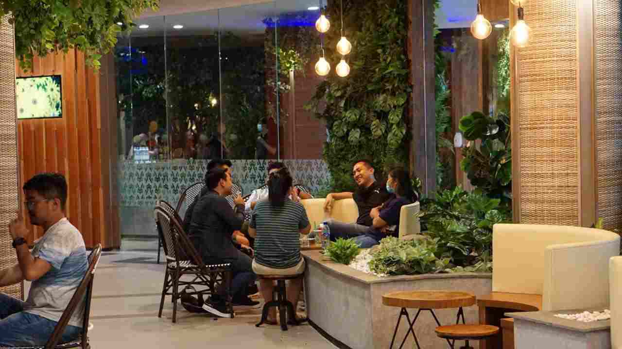 The Eatnic , Foodcourt Dengan Konsep Yang Unik Dan Berbeda