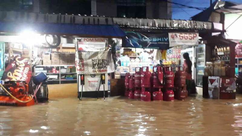 Hujan 2 Jam, Jalan Suryanata Samarinda Tenggelam