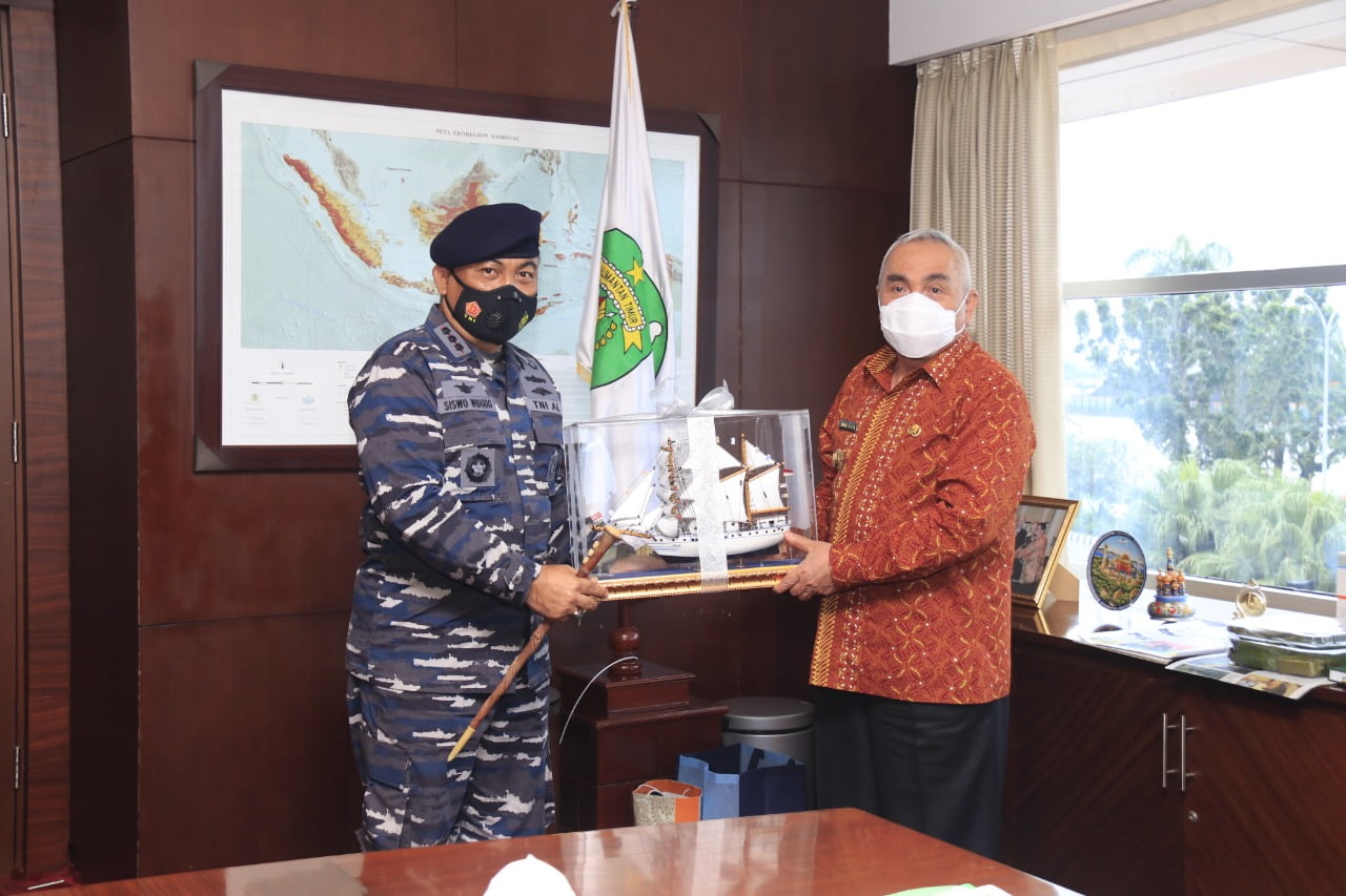 Courtesy Call, Danlanal Balikpapan Datangi Gubernur Kaltim