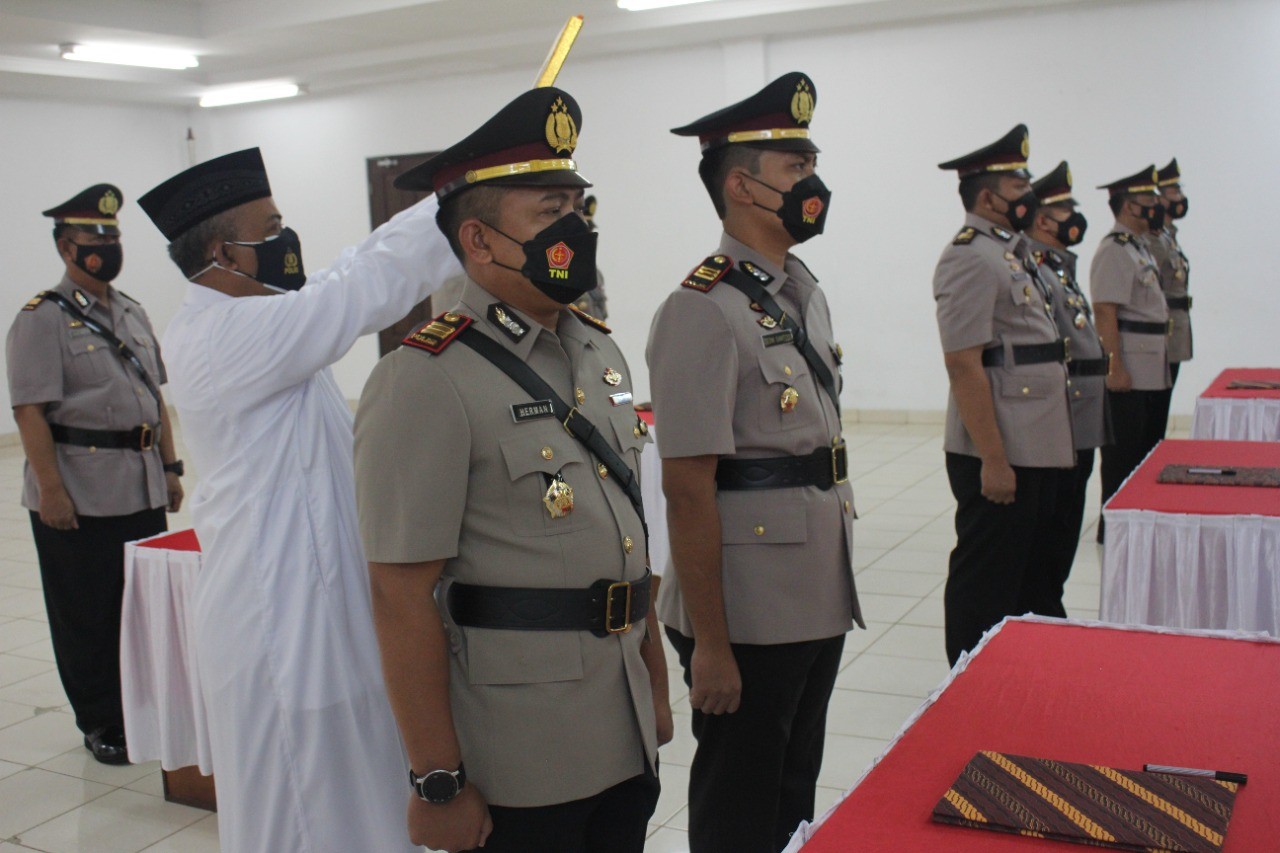 Dua Kasat dan Tiga Kapolsek Polres Kukar Dimutasi