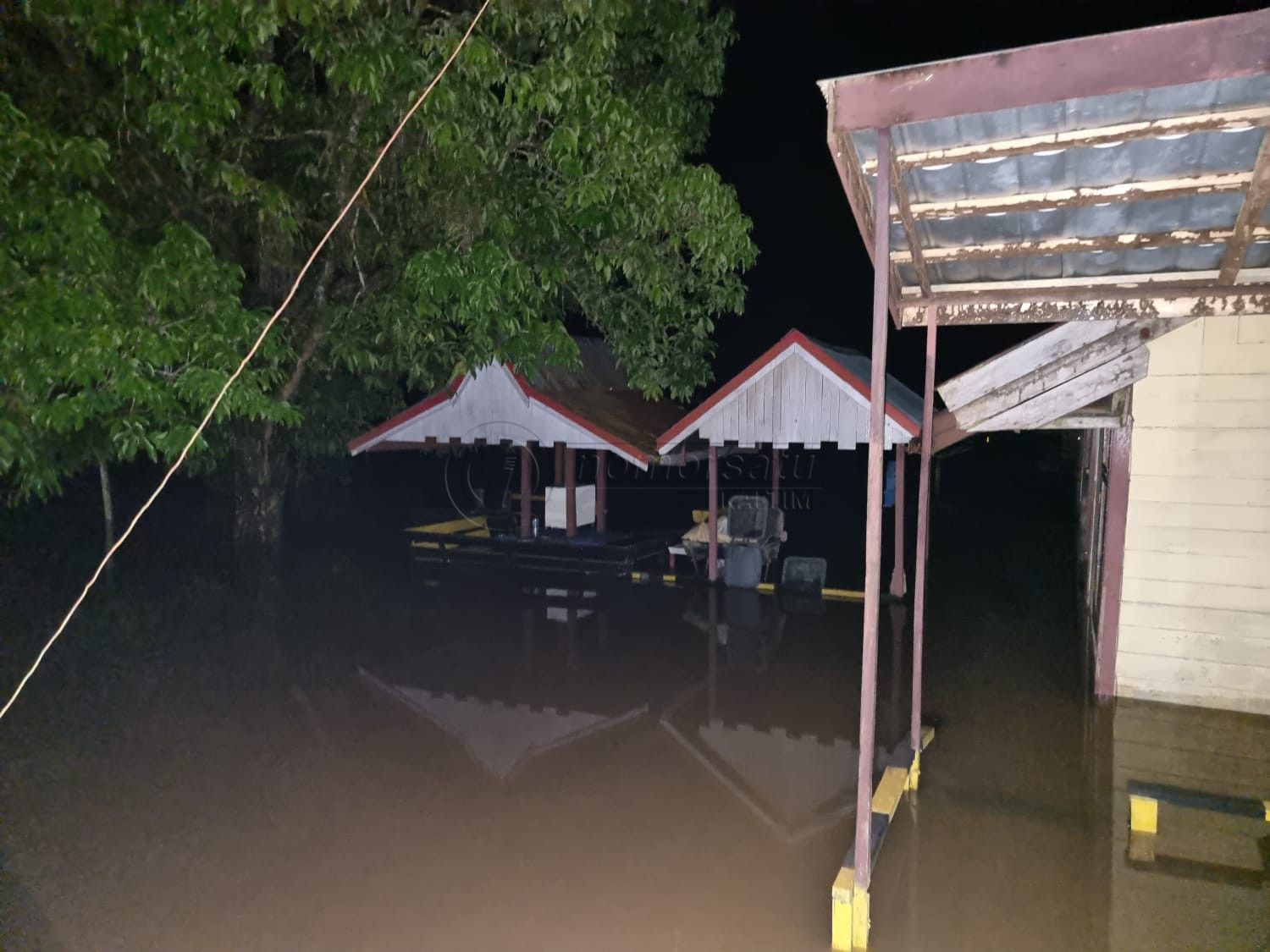 14 Gardu Terendam Banjir, Listrik di Kecamatan Tabang Padam Total