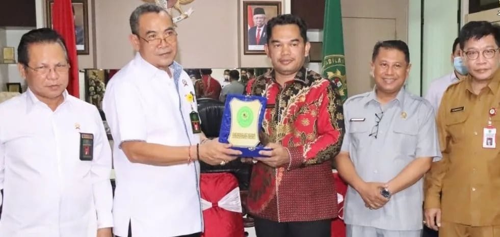 Pererat Silaturahmi, Ketua DPRD Kaltim Kunjungi PT Kaltim