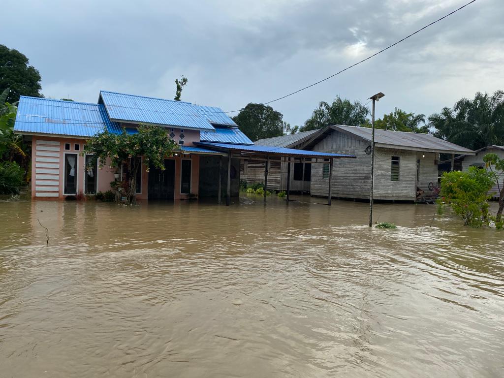 Banjir di Paser Rendam Belasan Desa