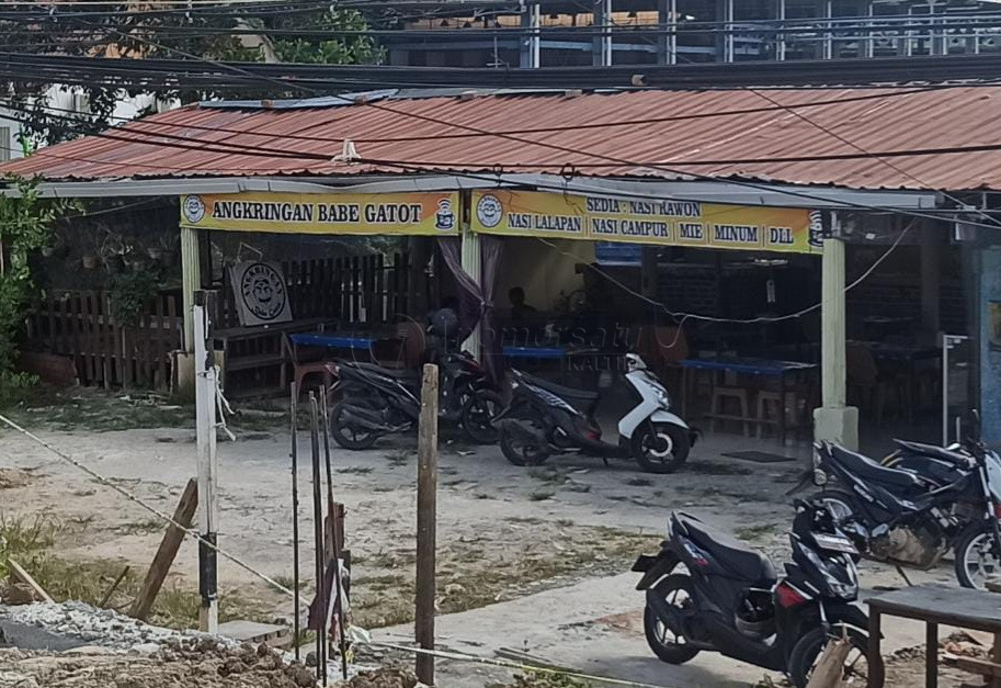 Pendapatan Pedagang Sekitar Proyek DAS Ampal Turun: Pekerja Proyek Makan Tak Bayar