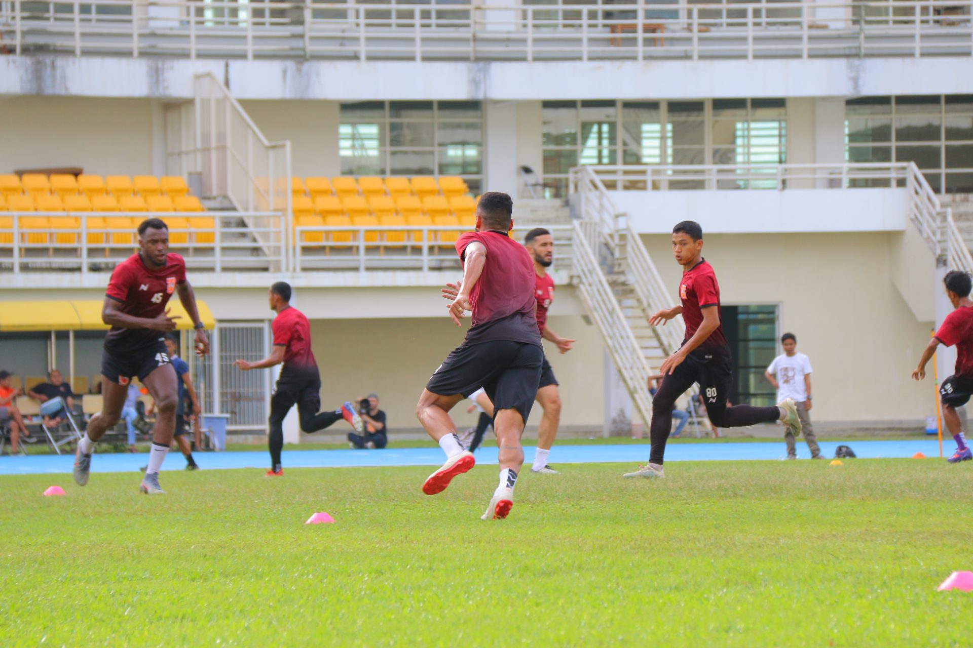 Latihan Perdana Borneo FC di Tenggarong,  Campos masih kelelahan