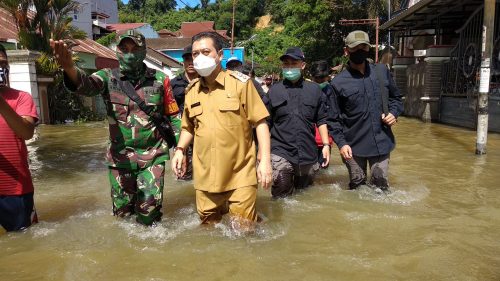 Tinjau Lokasi Banjir, Wagub Minta Warga Ikuti Protokol Kesehatan Ditengah Pandemi