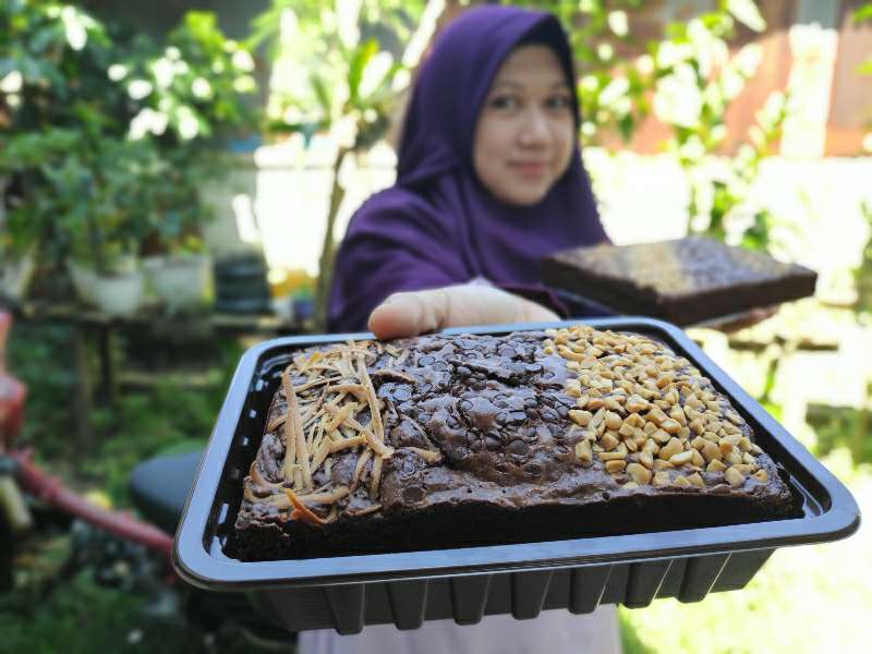 Manisnya Berbisnis Brownies