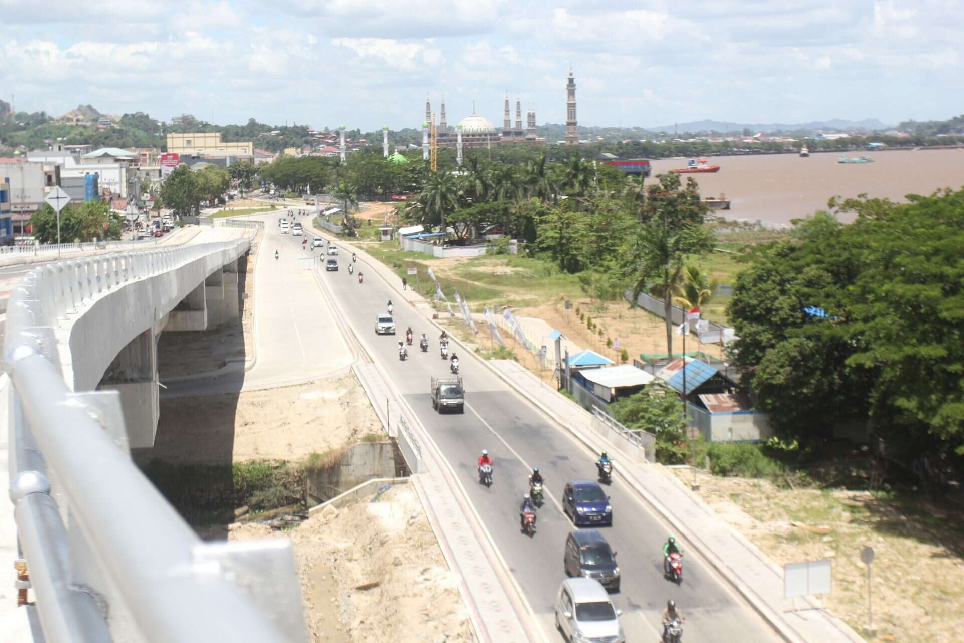 Molor Lagi, Jembatan Kembar Rampung Tahun Depan