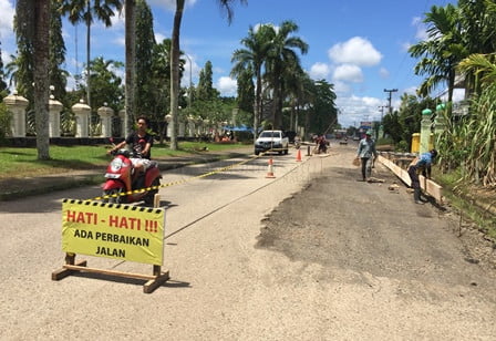 Jalan Depan Kantor DPRD Paser Diperbaiki, Semoga Tak “Angker” Lagi