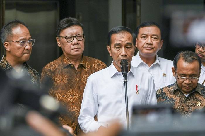 Kritik dan Apresiasi Jelang Reshuffle Kabinet Jokowi