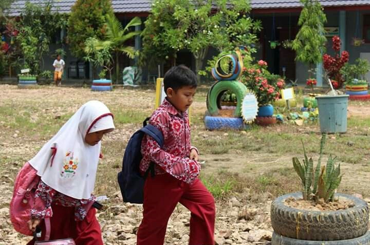 Berminggu-minggu Belajar Daring: Pelajar Bosan, Guru Kesulitan