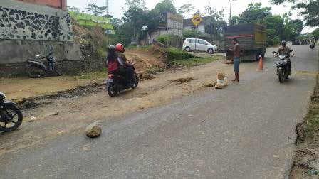 DPRD Kukar Minta APBN Sisihkan Anggaran Perbaikan Jalan di Daerah