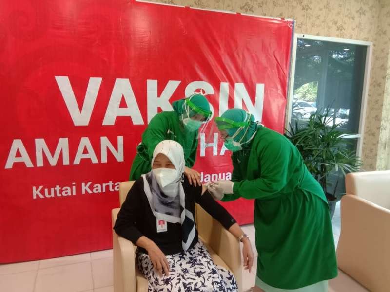 Nakes Penyintas Dapat Jatah Vaksin, Diskes Kukar: 82 Persen Sudah Vaksinasi