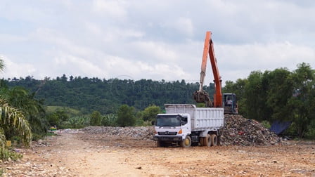 Pemkab Kutim Pesan Tujuh Armada Sampah Baru