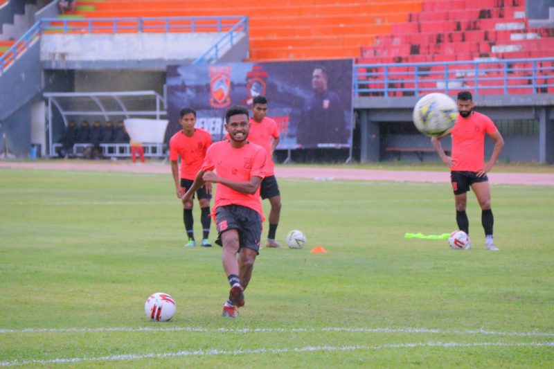 Mangkir Latihan, Manu Terancam Sanksi