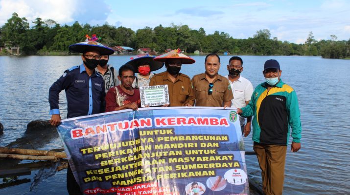 Petani Nelayan di Kubar Dapat Bantuan 30 Unit Keramba