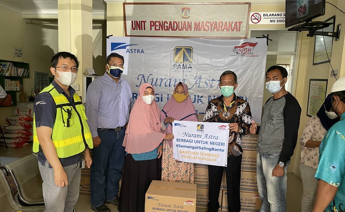 Nurani Astra Berbagi untuk Negeri, Bagikan 100 Paket Sembako di Manggar melalui PAMA BPOP