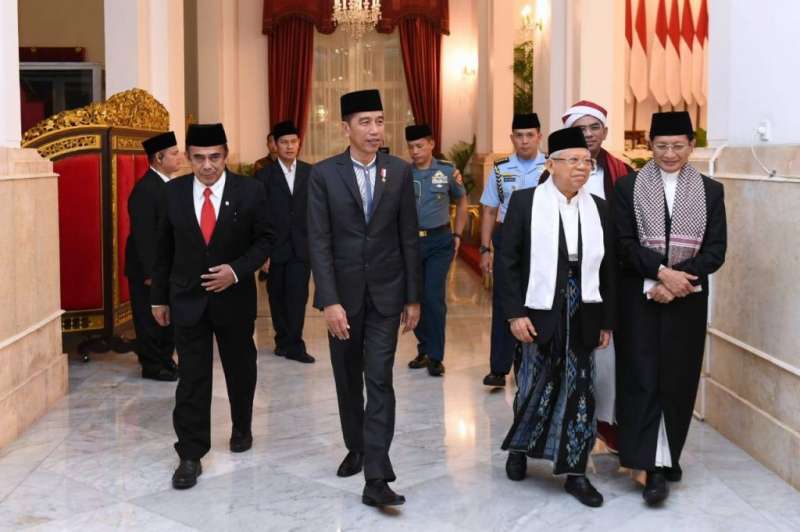 Bau Menyengat di Balik Isu Presiden Jokowi Jabat Tiga Periode