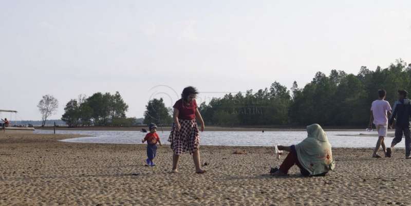 Pantai Kenyamukan Kutim, Tempat Eksotis yang Minim Sentuhan